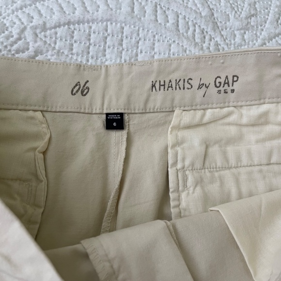 Khakis by Gap Boyfriend  Roll Up Shorts - Picture 10 of 12
